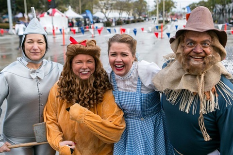 Screenland 5K people dressed as characters from the Wizard of Oz