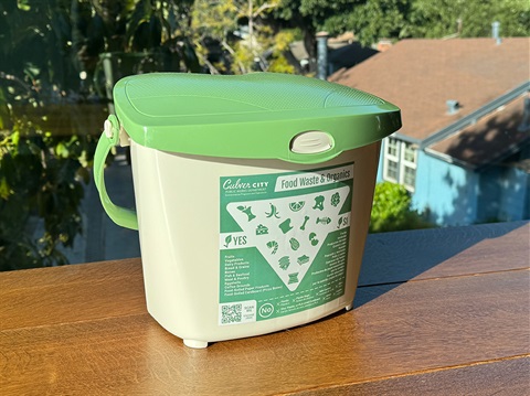 Culver City organics kitchen pail on desk